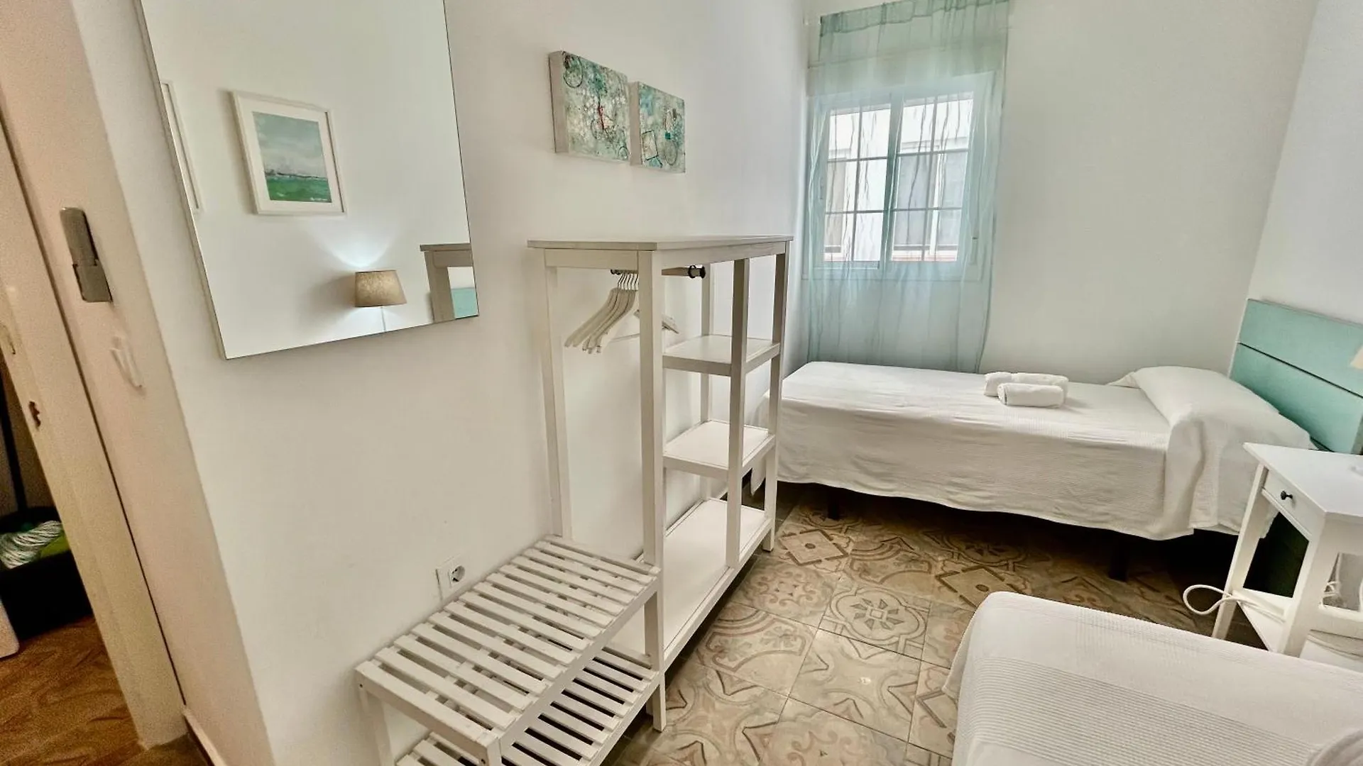 Acogedor Apt 8Pax 4Bdr 2Bth - Cozyhomesevilla1 0*, Seville Spain