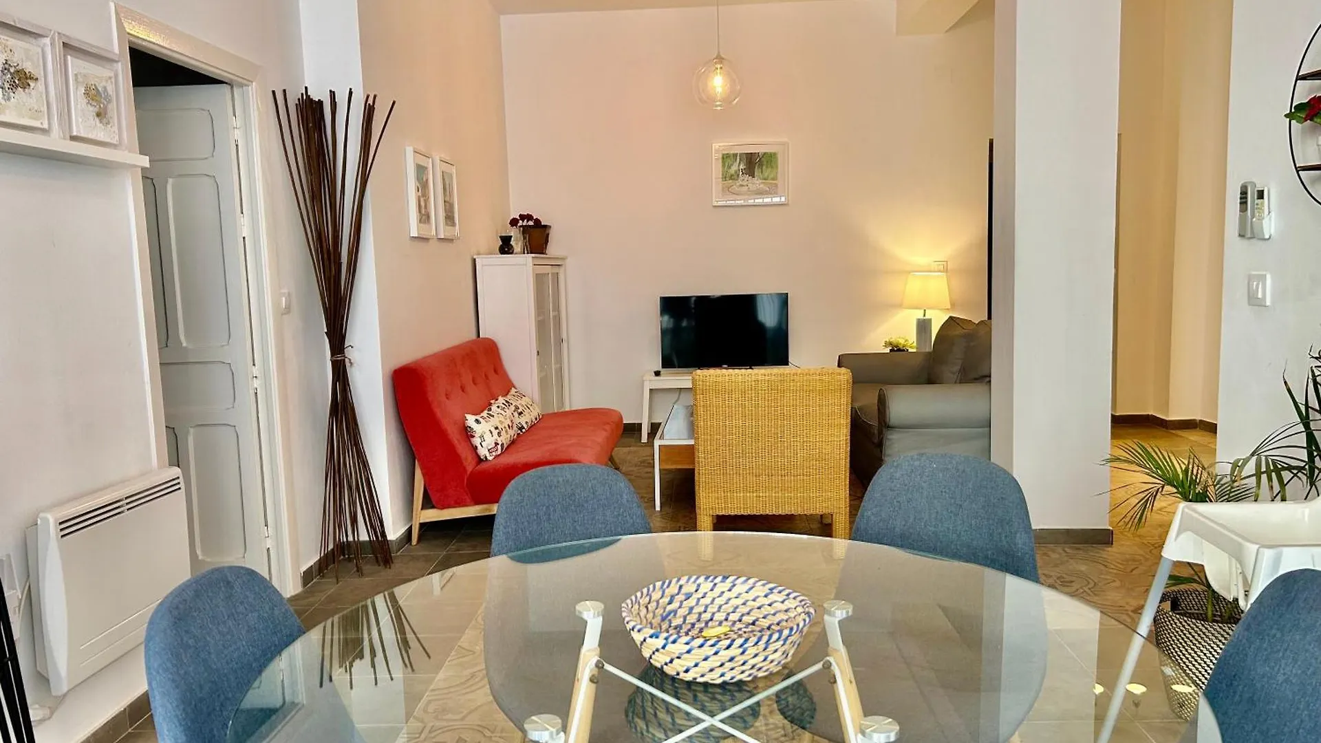 Apartment Acogedor Apt 8Pax 4Bdr 2Bth - Cozyhomesevilla1