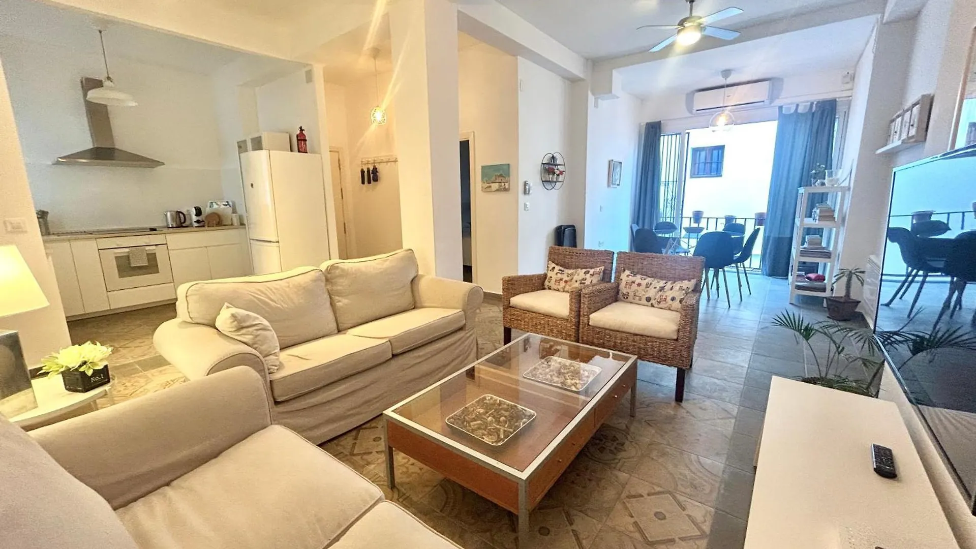 Acogedor Apt 8Pax 4Bdr 2Bth - Cozyhomesevilla1 0*, Σεβίλλη